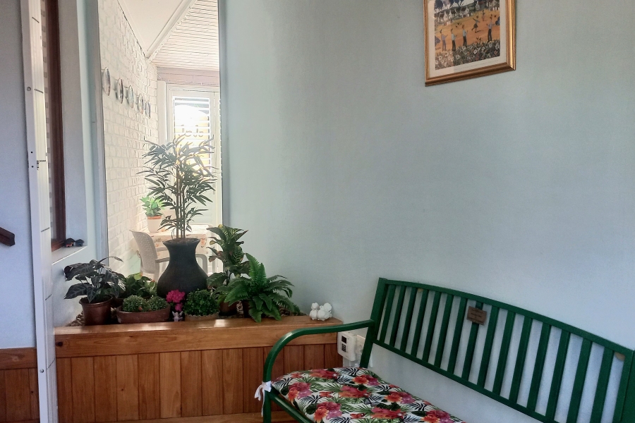 5 Bedroom Property for Sale in Kingfisher Creek Western Cape